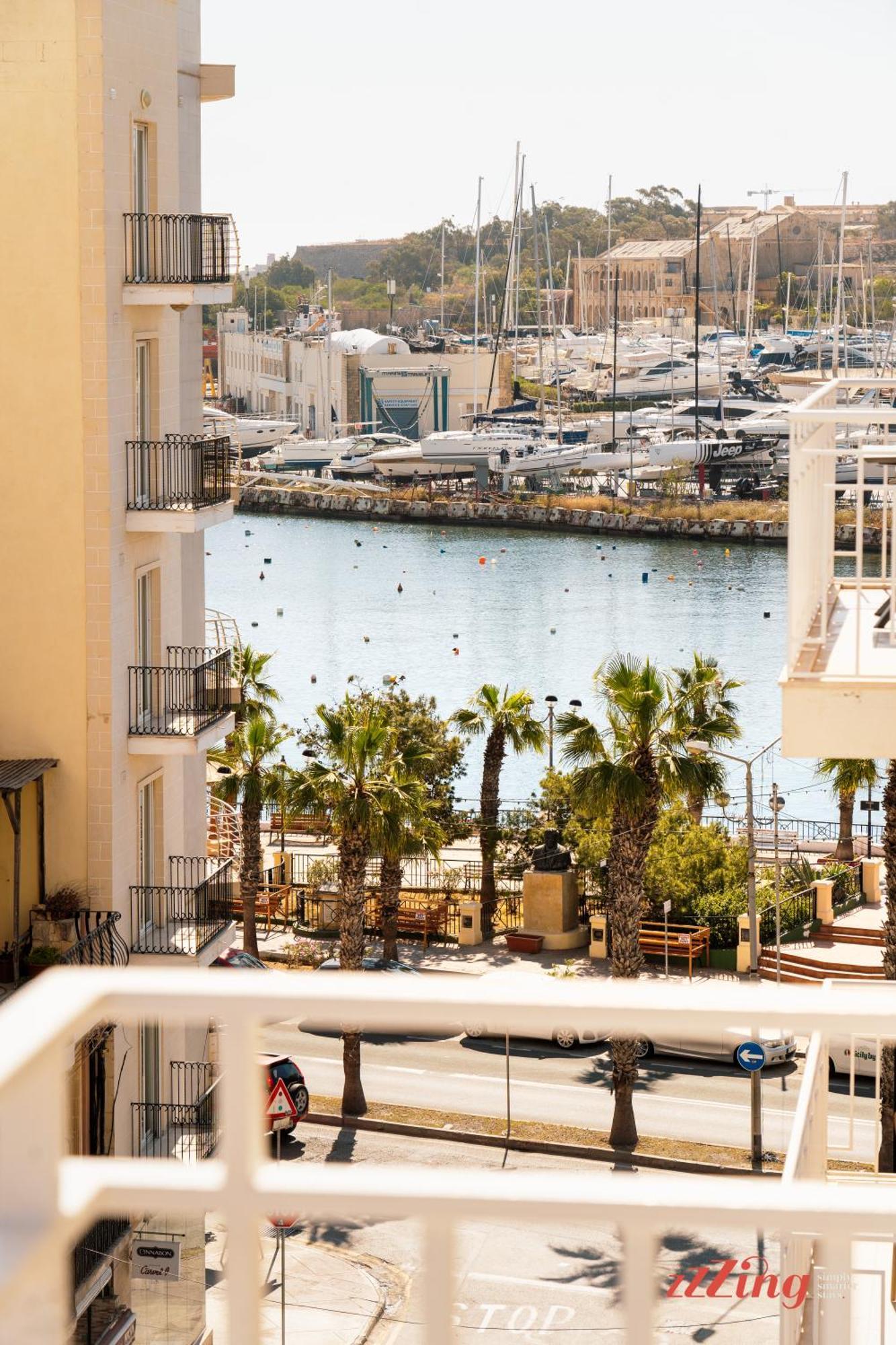 Stuart Rooms By Zzzing Gzira المظهر الخارجي الصورة